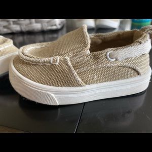Size 3 kids boat shoes